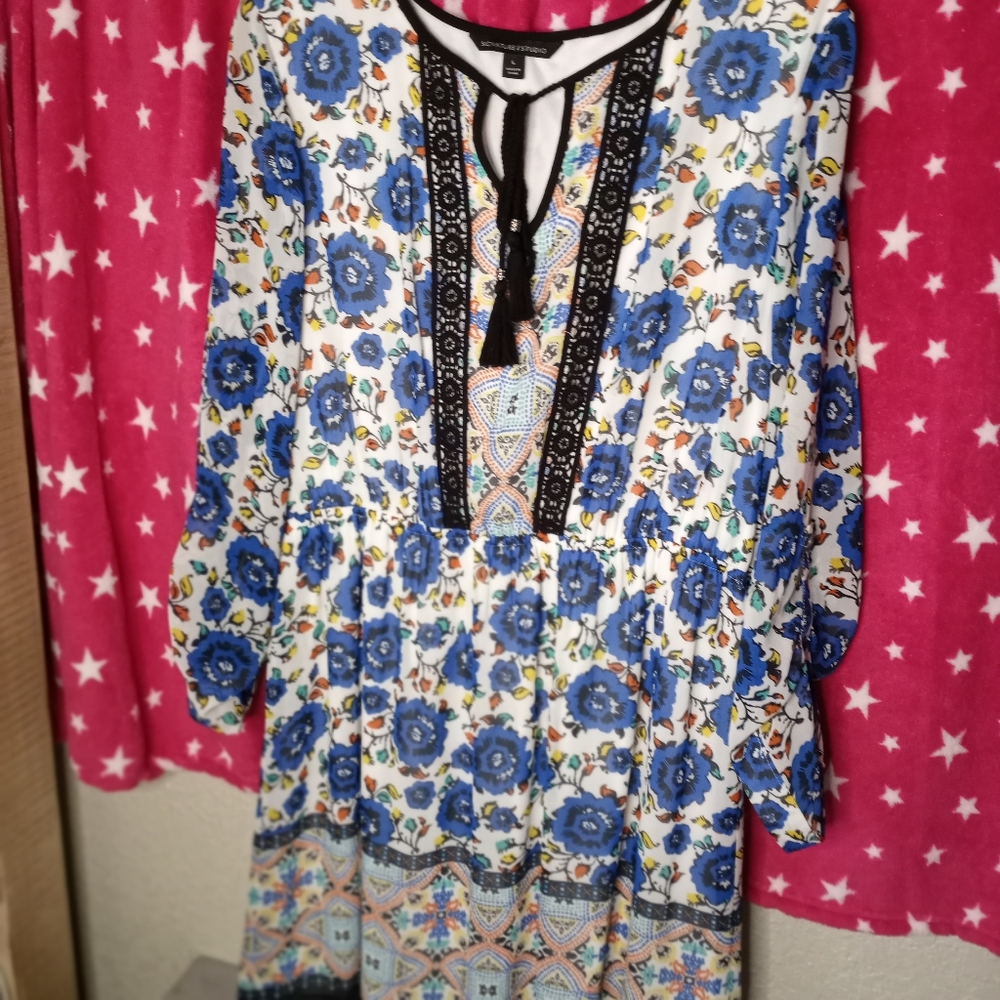 Dress - Picture 3 of 3